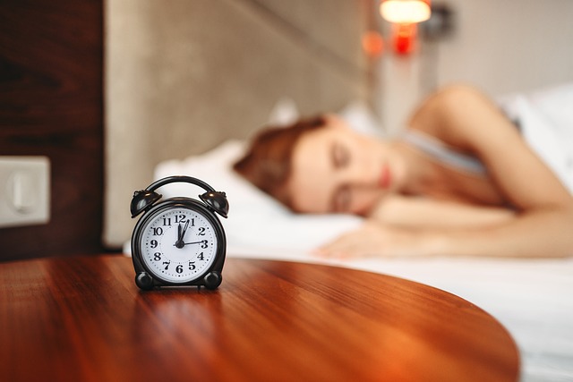 effects of sleeping late and waking up late, its impact on health, brain function,